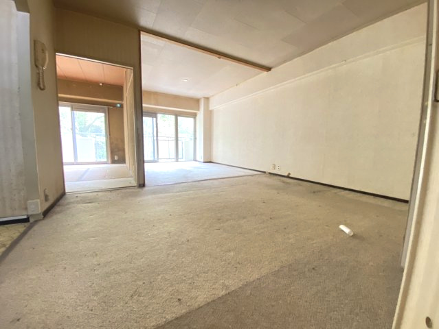 ジークレフ御影台A棟の居間・リビング