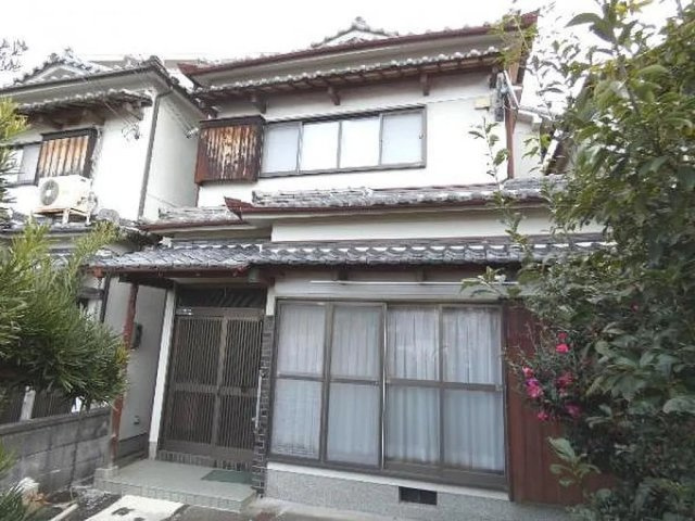 招提大谷3丁目　中古一戸建ての外観|新しい生活にいかがでしょうか？外観はお住まいの顔になります。こだわりたいポイントですね。外壁塗装や屋根塗装のご相談も承っております。
■現地内覧・資金計画相談・住宅ローン相談もお問合せ受付中■