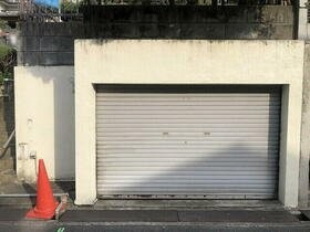 招提大谷3丁目　中古一戸建ての駐車場|シャッター付車庫
■物件内覧・資金計画相談・住宅ローン相談、リフォーム相談、お問合せ受付中■
※当日・翌日のご内覧、ご相談はお電話でのお問合せがスムーズです！