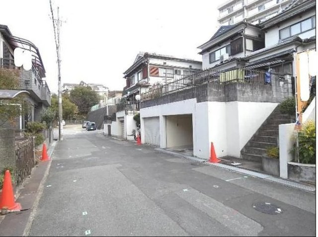 招提大谷3丁目　中古一戸建ての前面道路含む現地写真|■物件内覧・資金計画相談・住宅ローン相談、リフォーム相談、お問合せ受付中■
※当日・翌日のご内覧、ご相談はお電話でのお問合せがスムーズです！
