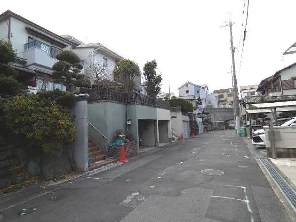 招提大谷3丁目　中古一戸建ての前面道路含む現地写真|■物件内覧・資金計画相談・住宅ローン相談、リフォーム相談、お問合せ受付中■
※当日・翌日のご内覧、ご相談はお電話でのお問合せがスムーズです！