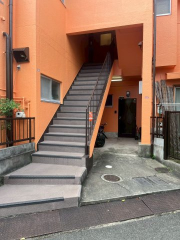 名神コーポのエントランス