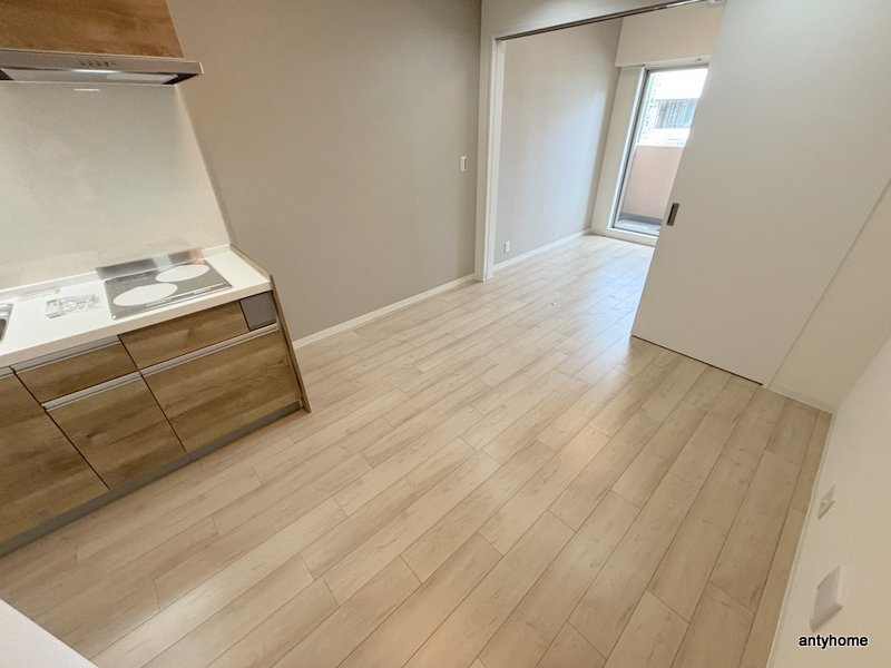 フロンティアタワー九条Ⅱ　仲介手数料無料の居間・リビング