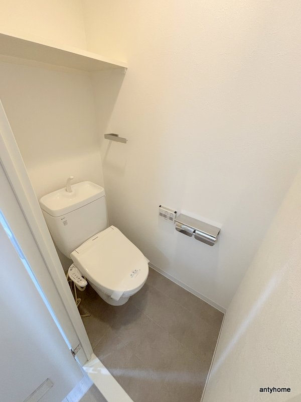 フロンティアタワー九条Ⅱ　仲介手数料無料のトイレ