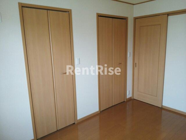 メゾンクラウンの寝室|居室・リビング