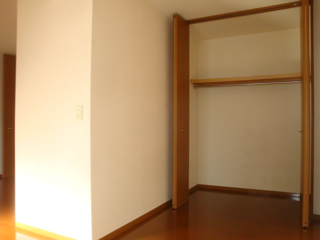 リビングタウン西野の収納|参考、同建物・反転間取りの号室