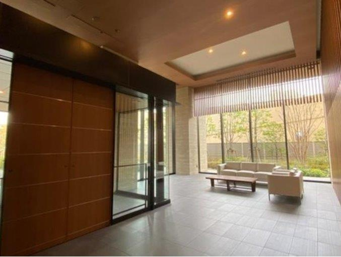 ザ・レジデンス大阪住道のエントランス|■物件内覧・資金計画相談・住宅ローン相談、リフォーム相談、お問合せ受付中■
※当日・翌日のご内覧、ご相談はお電話でのお問合せがスムーズです！