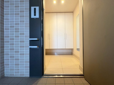 【玄関】 | プラウド江坂