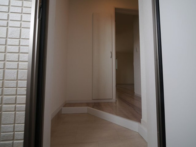 【玄関】 | A・RATA | 別号室の写真になります。現況優先。