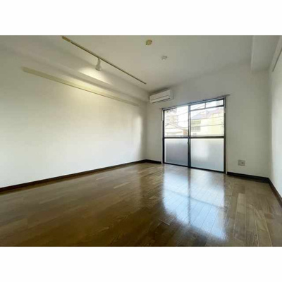 【居間・リビング】 | ウェルス貝塚 | 別号室の写真になります。現況優先。