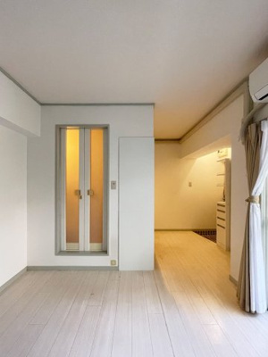 【居間・リビング】 | アーバンⅡ | 別号室の写真になります。現況優先。