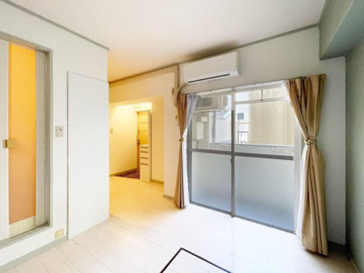 【内装】 | アーバンⅡ | 別号室の写真になります。現況優先。