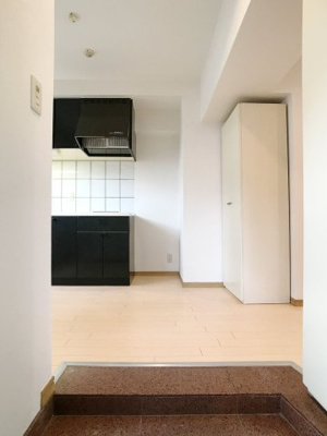 【玄関】 | フレックス天神 | 別号室の写真になります。現況優先。