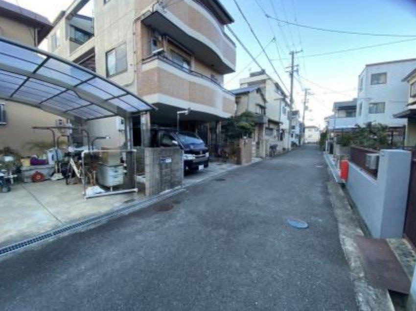 御供田５丁目　中古一戸建ての前面道路含む現地写真|幅員4ｍ
■物件内覧・資金計画相談・住宅ローン相談、リフォーム相談、お問合せ受付中■
※当日・翌日のご内覧、ご相談はお電話でのお問合せがスムーズです！