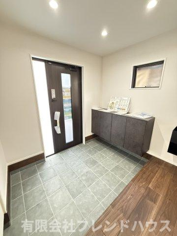 【玄関】 | 阿品3丁目戸建