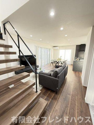 【居間・リビング】 | 阿品3丁目戸建