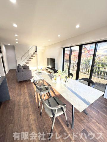 【居間・リビング】 | 阿品3丁目戸建