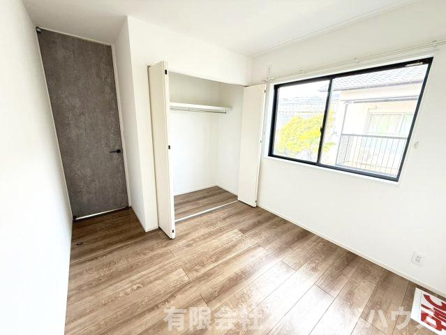 【洋室】 | 阿品３丁目戸建 | 5帖