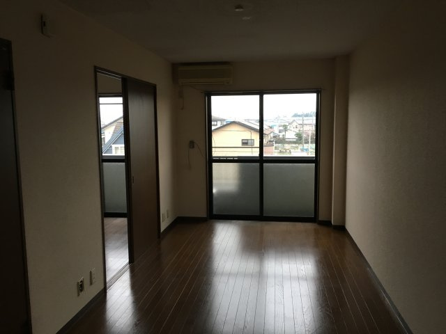 コーポわかばの居間・リビング