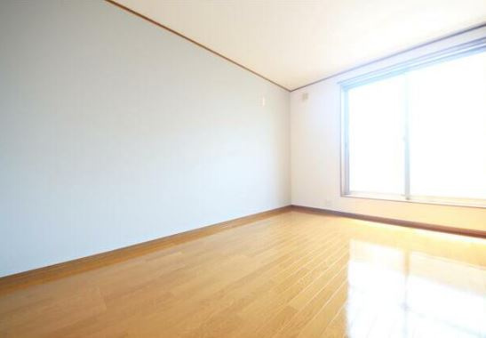 【中古】坂戸市にっさい花みず木リフォーム中古住宅の洋室|きれいな洋室です