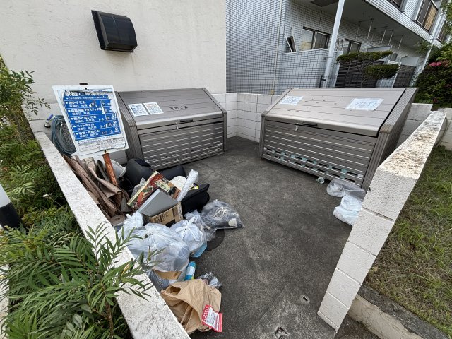INSURANCE BLDG.XVIのその他