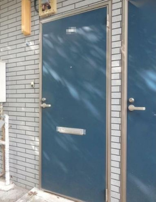 【玄関】 | カトリエム | お洒落なブルーの玄関。