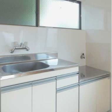 【キッチン】 | カトリエム | いつでも換気の出来る窓付キッチン。