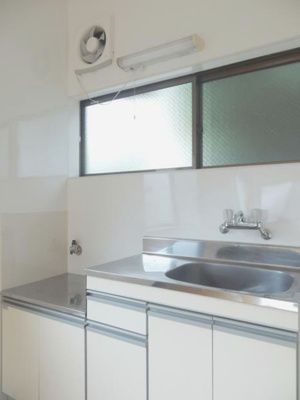 【キッチン】 | カトリエム | いつでも換気の出来る窓付キッチン。