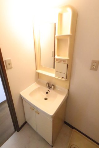 坂本ビルの洗面所|※他のお部屋の参考写真です。