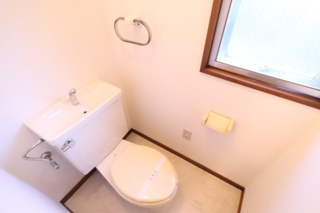 坂本ビルのトイレ|※他のお部屋の参考写真です。