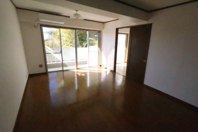 坂本ビルの居間・リビング|※他のお部屋の参考写真です。