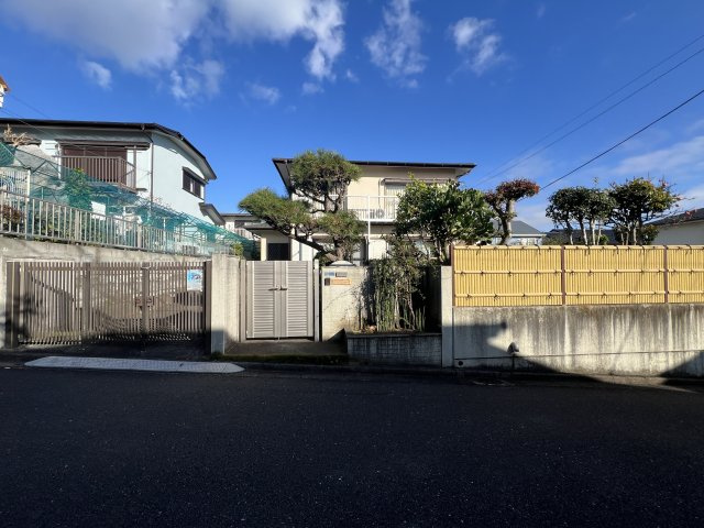 建築条件なし！ハイランド分譲地内の陽当たりの良い売地の外観