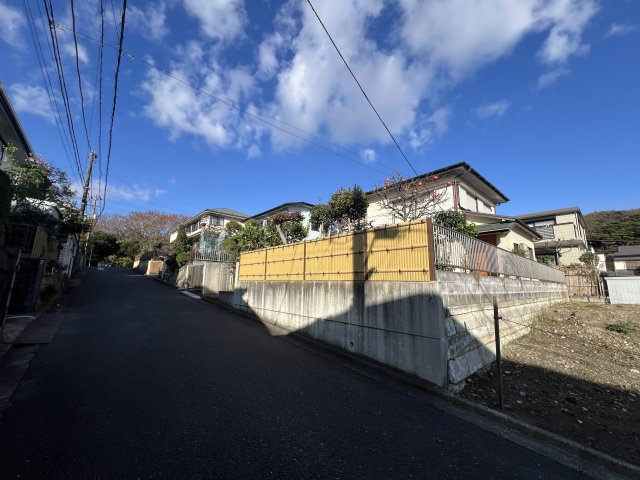 建築条件なし！ハイランド分譲地内の陽当たりの良い売地の外観