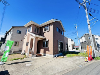 【外観】 | リ・スタイル小名木 | 四季を通じて自然と触れ合えるスポットが周辺には盛りだくさん！お散歩やジョギング、週末のご家族での遊びに最適です。目の前に広がる開放感とゆとり、暮らしの夢を育む理想の住まいがここにはあります。