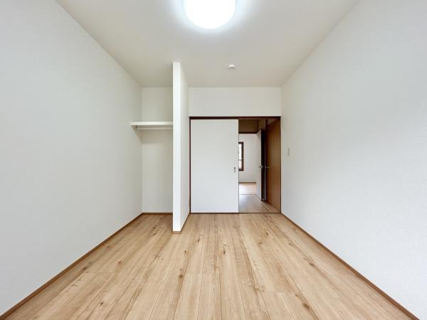 高知市中秦泉寺 中古戸建ての洋室|2階南側洋室