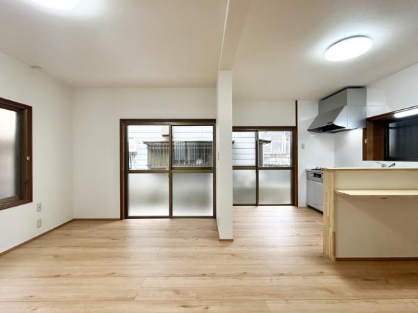 高知市中秦泉寺 中古戸建ての居間・リビング