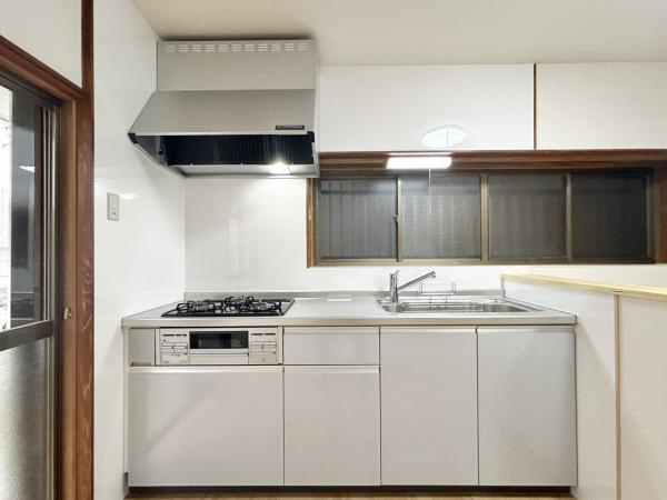 高知市中秦泉寺 中古戸建てのキッチン