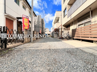 【前面道路含む現地写真】