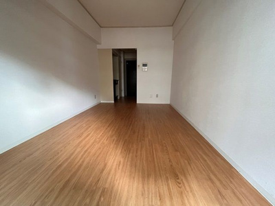 【居間・リビング】 | ロマネスクL六本松 | 別号室の写真になります。現況優先。