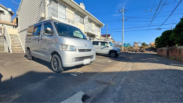 タウニィスズタカの駐車場