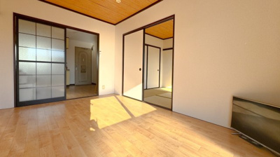 【洋室】 | タウニィスズタカ | ※ホームステージングの写真となります。