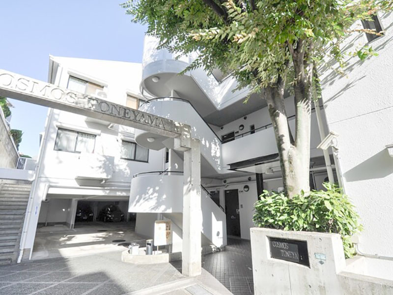 コスモ刀根山の外観