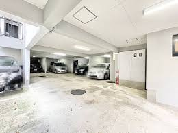 コスモ刀根山の駐車場