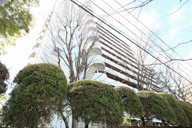 千里ロイヤルマンションの外観