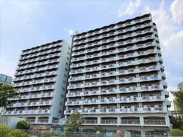千里ロイヤルマンションの外観