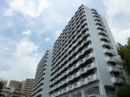 千里ロイヤルマンションの外観