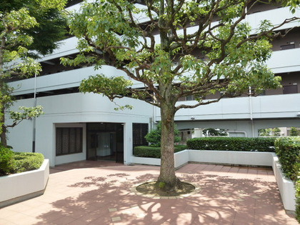 千里ロイヤルマンションのエントランス