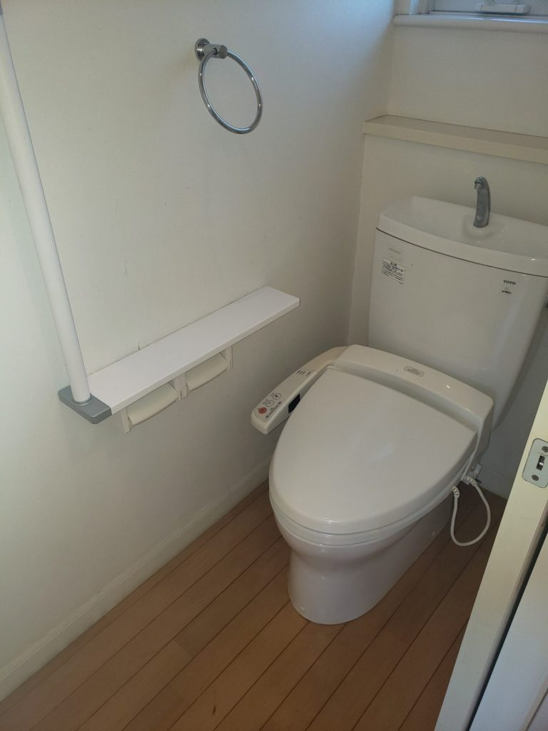 羽村市羽中２丁目の中古一戸建のトイレ