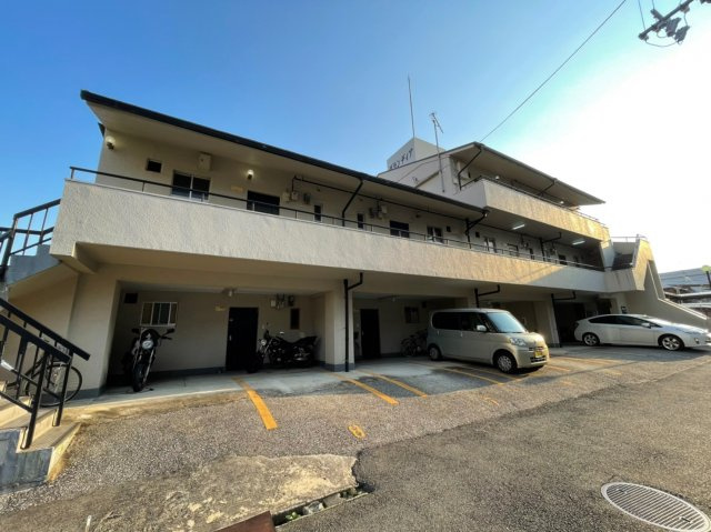 シャトー朝霧の外観