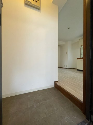 シャトー朝霧の玄関